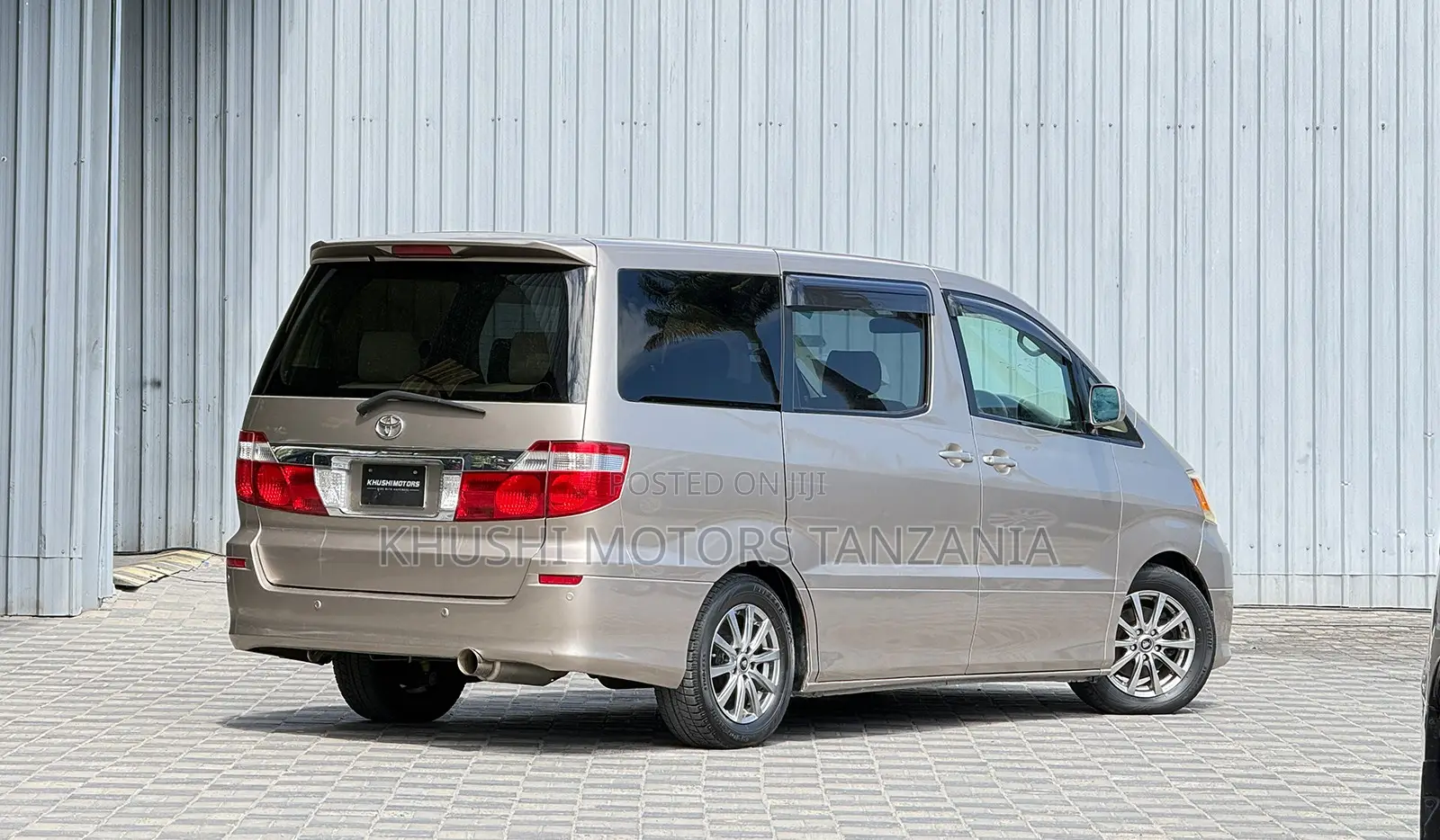 Toyota Alphard 2002 Gold