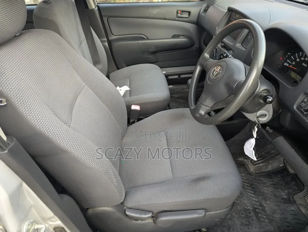 Toyota Succeed 2009 Silver