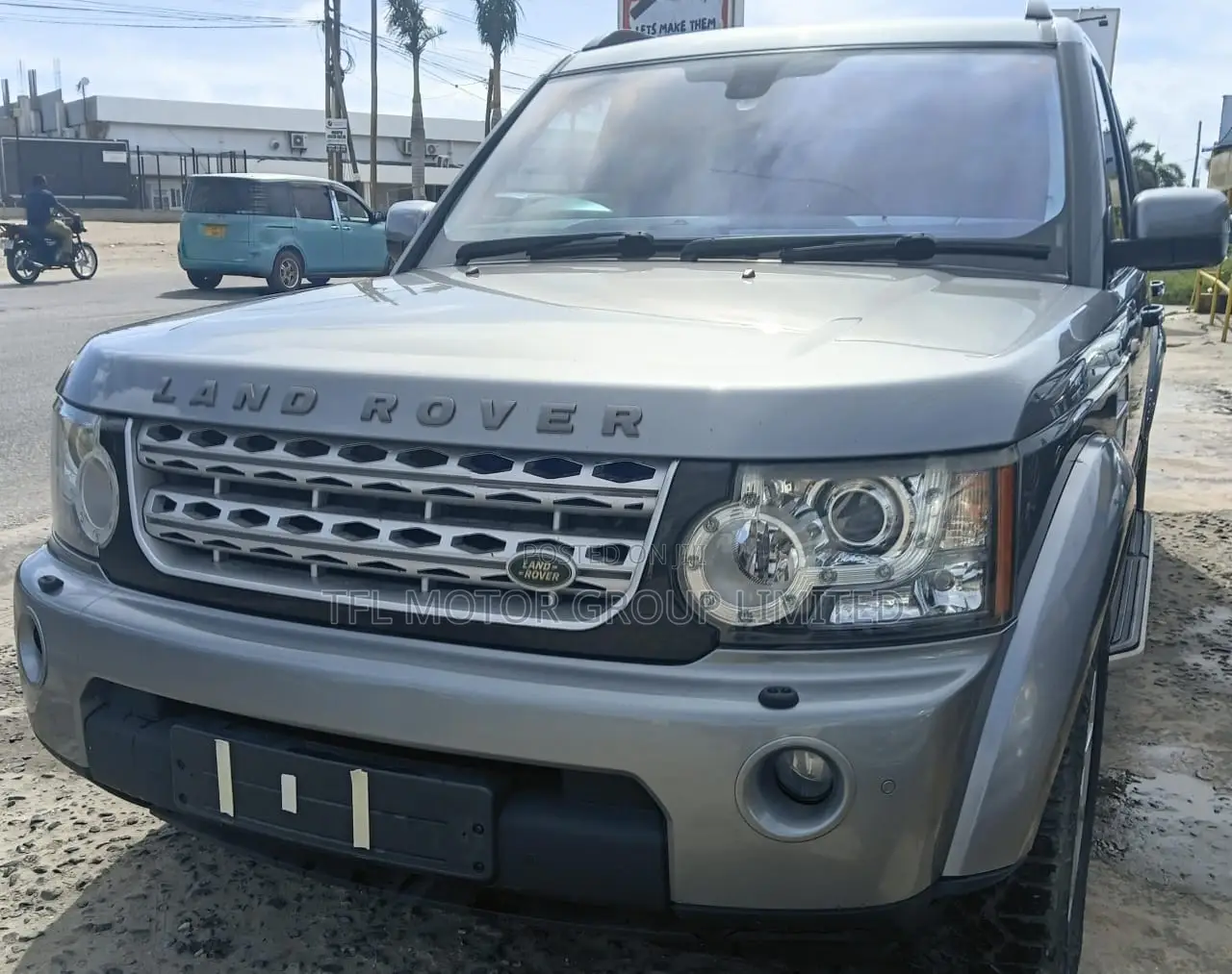 Land Rover Discovery 2012 Gray