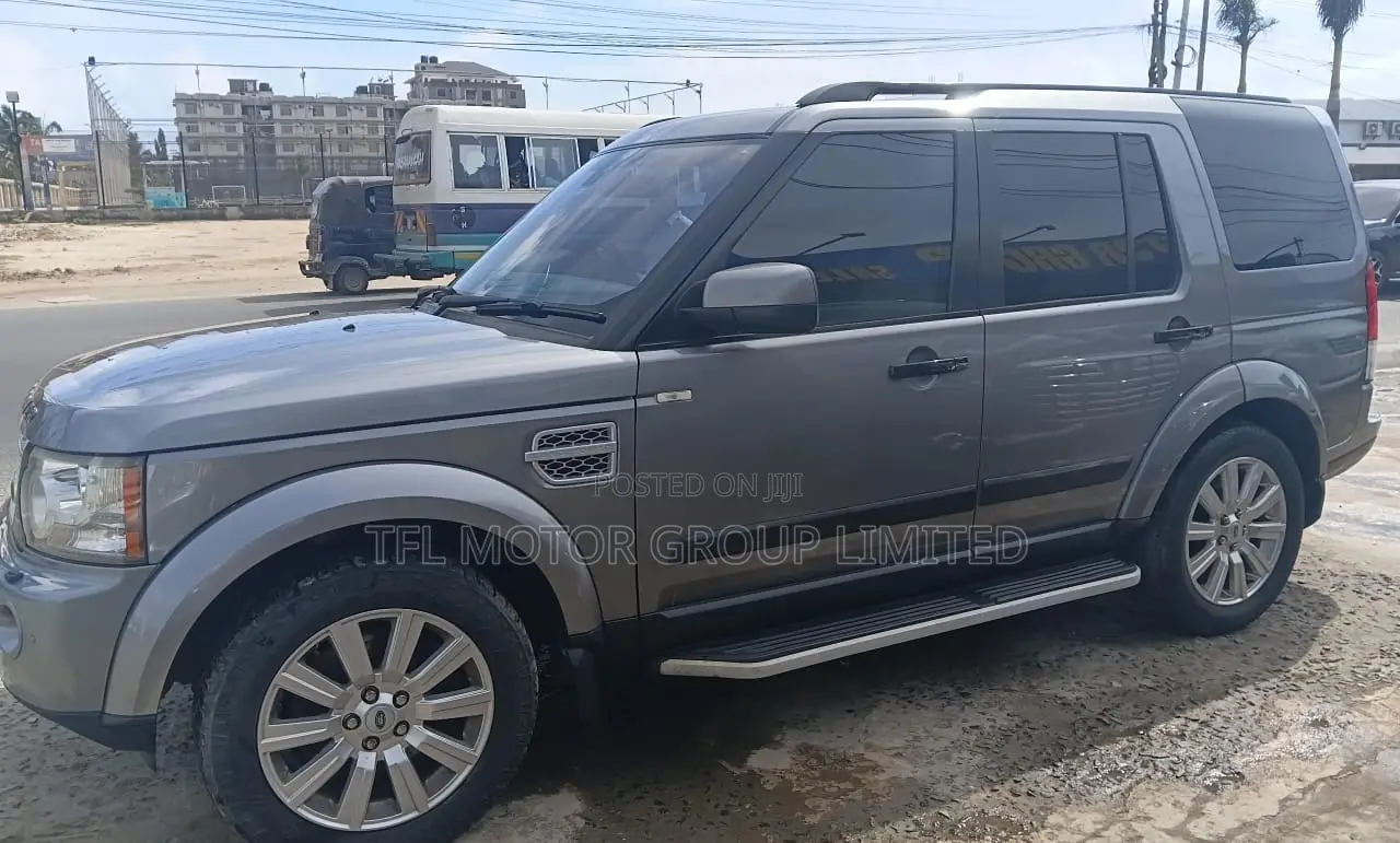 Land Rover Discovery 2012 Gray
