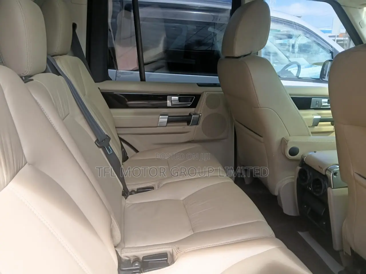 Land Rover Discovery 2012 Gray