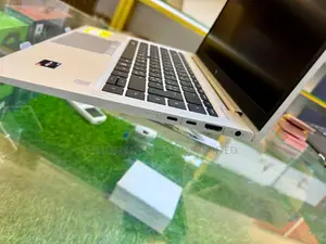 Laptop HP EliteBook 845 G8 8GB AMD Ryzen 3 SSD 256GB