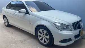 Mercedes-Benz C-Class C 200 (W204) 2012 Pearl