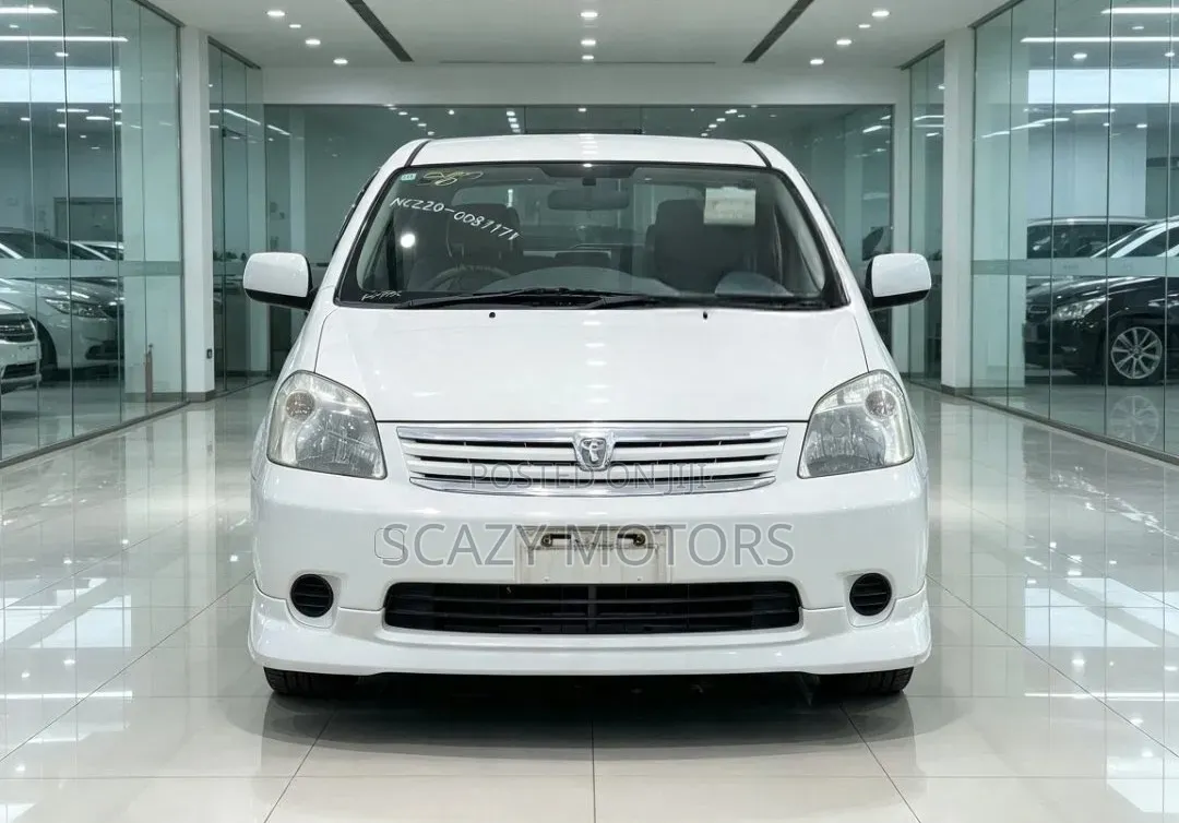 Toyota Raum 2005 White