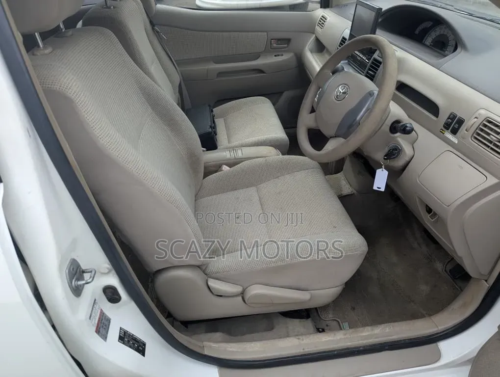 Toyota Raum 2005 White