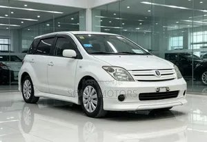 Toyota IST 2003 White