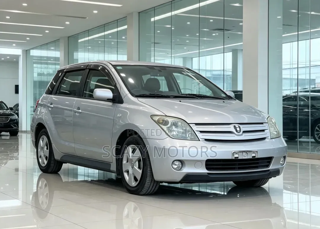 Toyota IST 2003 Silver