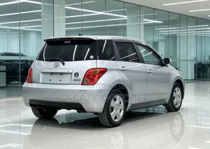 Toyota IST 2003 Silver