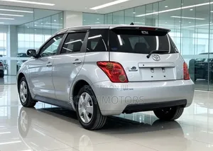 Toyota IST 2003 Silver