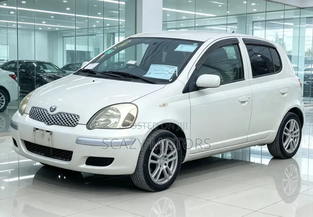Toyota Vitz 2004 White