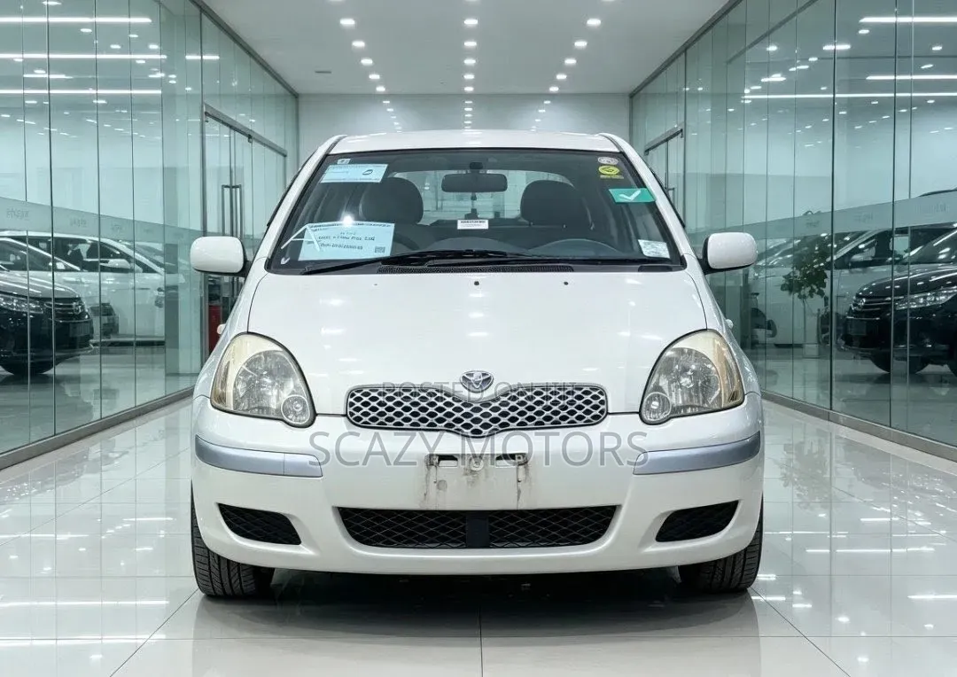 Toyota Vitz 2004 White