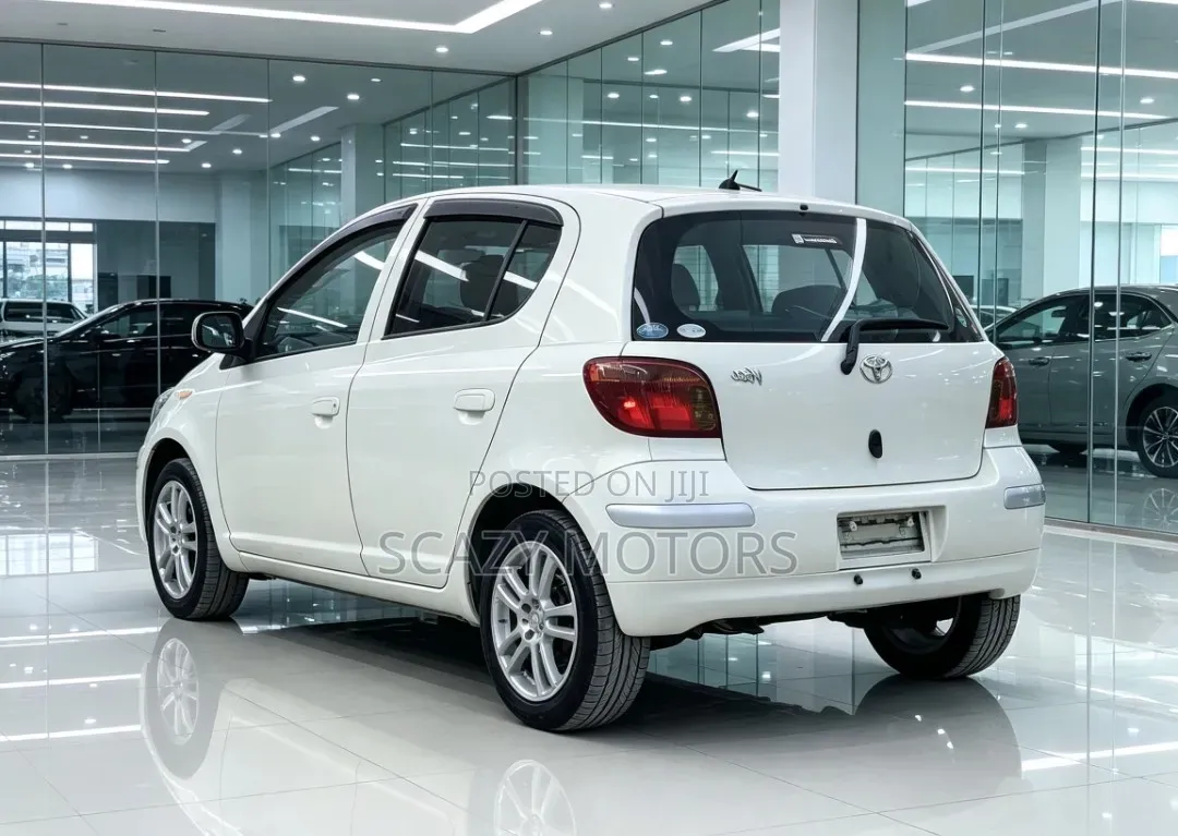 Toyota Vitz 2004 White