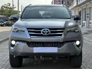 Toyota Fortuner 2018 Gray