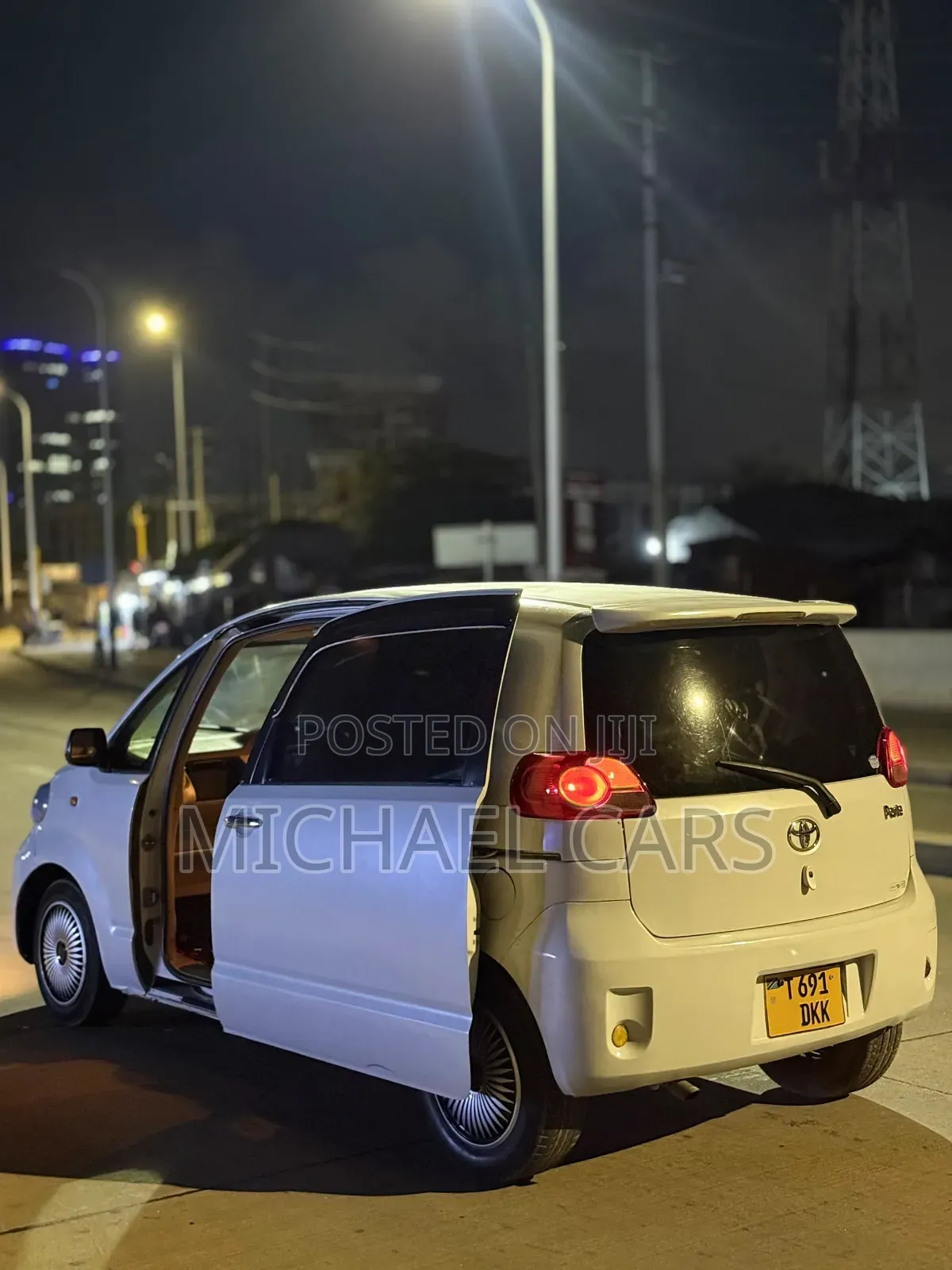 Toyota Porte 2005 White