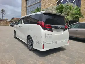 Toyota Alphard 2.5 Petrol FWD 2016 White