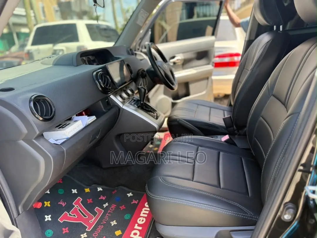 Toyota Rumion 1.5 FWD 2023 Black