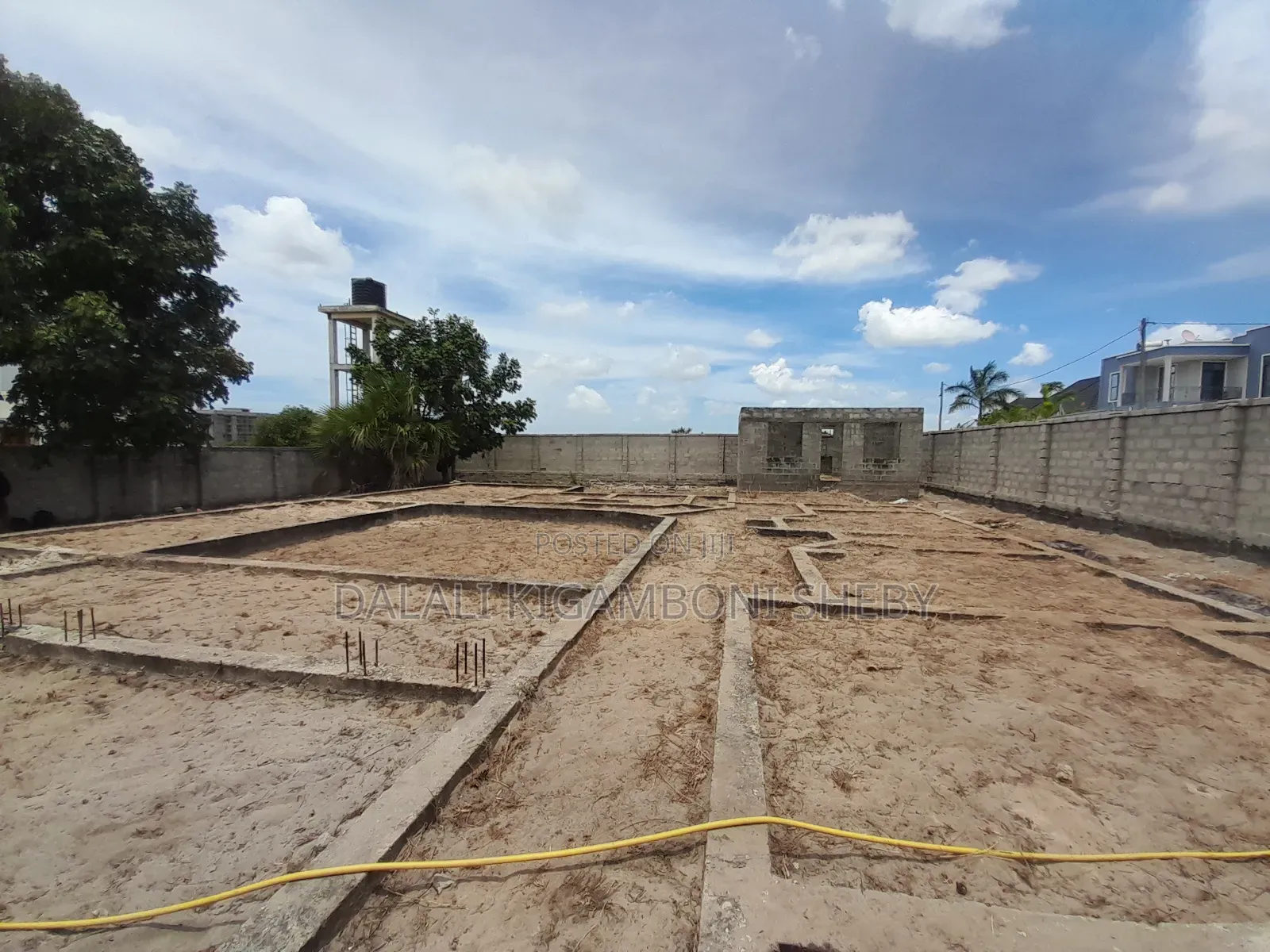 Kiwanja Kinauzwa Kigamboni Kibada