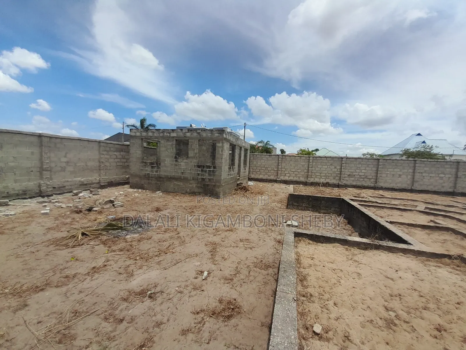 Kiwanja Kinauzwa Kigamboni Kibada