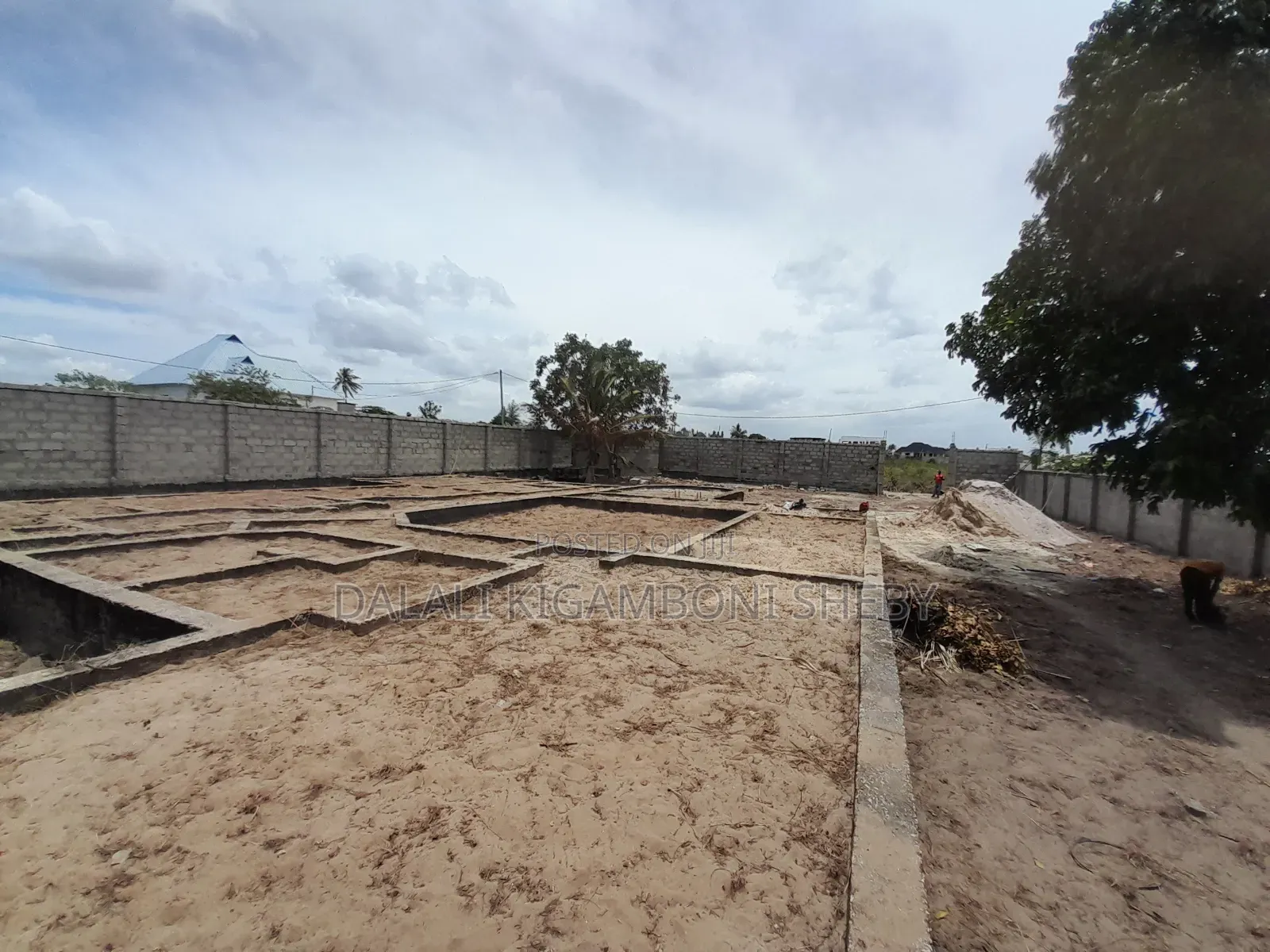 Kiwanja Kinauzwa Kigamboni Kibada