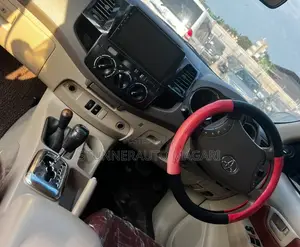 Toyota Hilux 2006 Beige