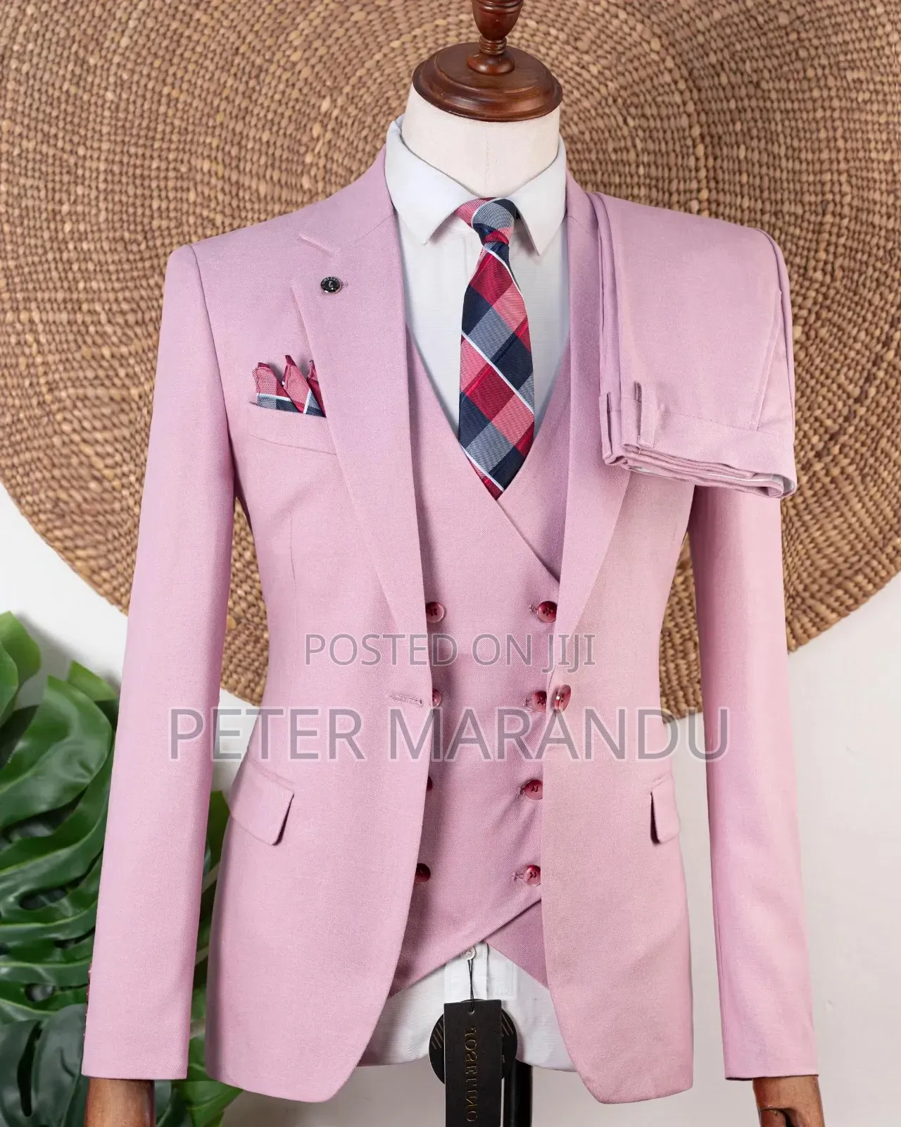 Joselino Slim Fit Pink 3-Piece Suit - Turkey Wool" .