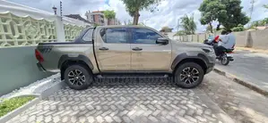 Toyota Hilux 2022 Brown