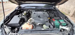 Toyota Hilux 2022 Brown