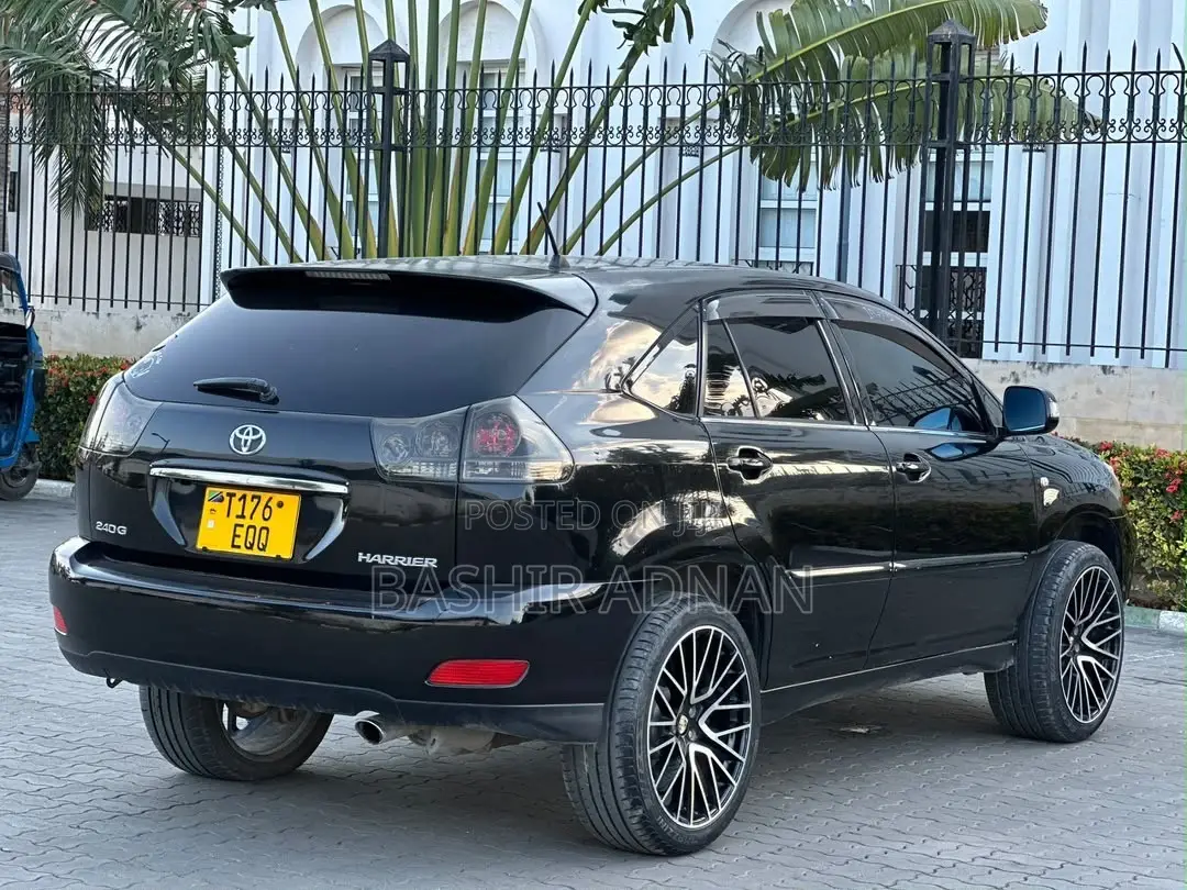 Toyota Harrier 2.4 2005 Black