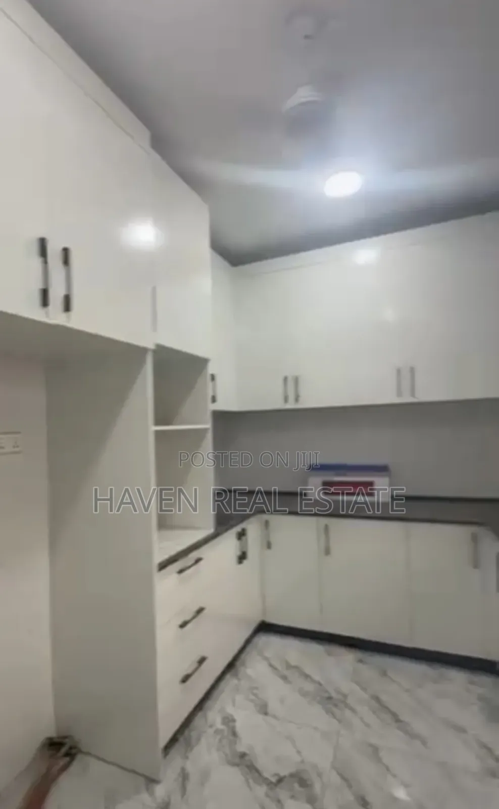 3bdrm Apartment in Mburahati for rent