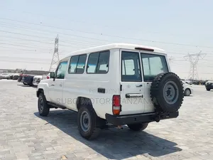 Toyota Land Cruiser 2018 Pearl