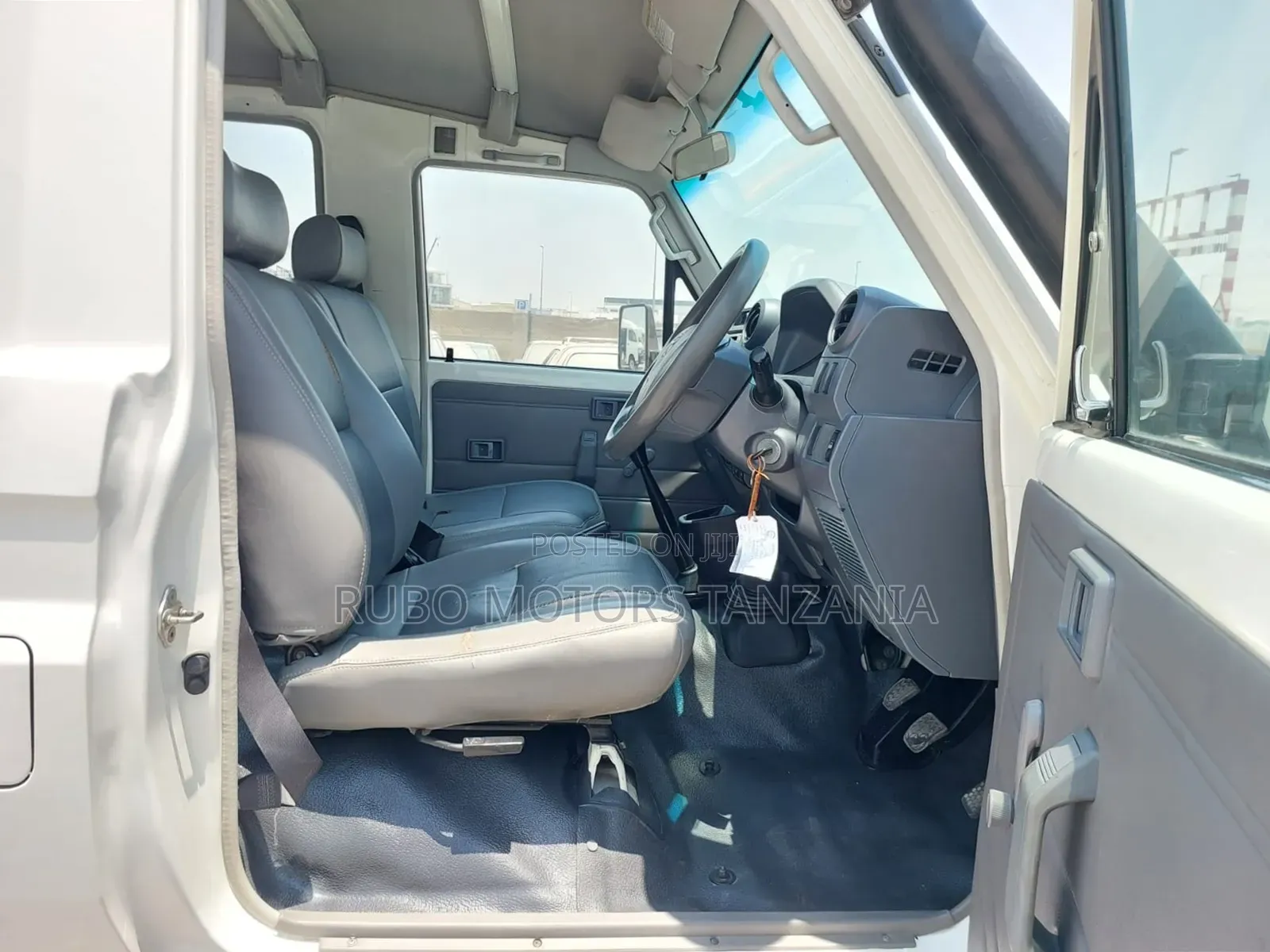 Toyota Land Cruiser 2018 Pearl