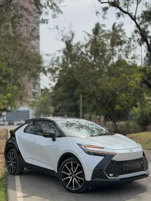 Toyota C-HR 2025 White