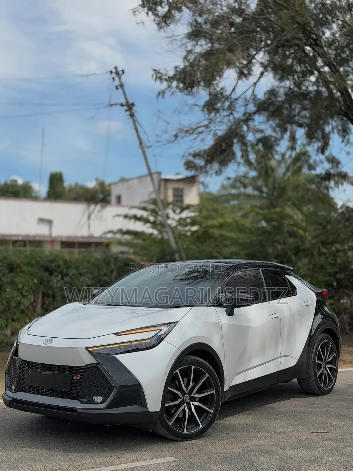 Toyota C-HR 2025 White