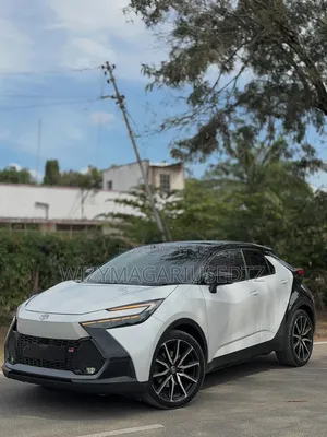 Toyota C-HR 2025 White