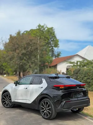 Toyota C-HR 2025 White