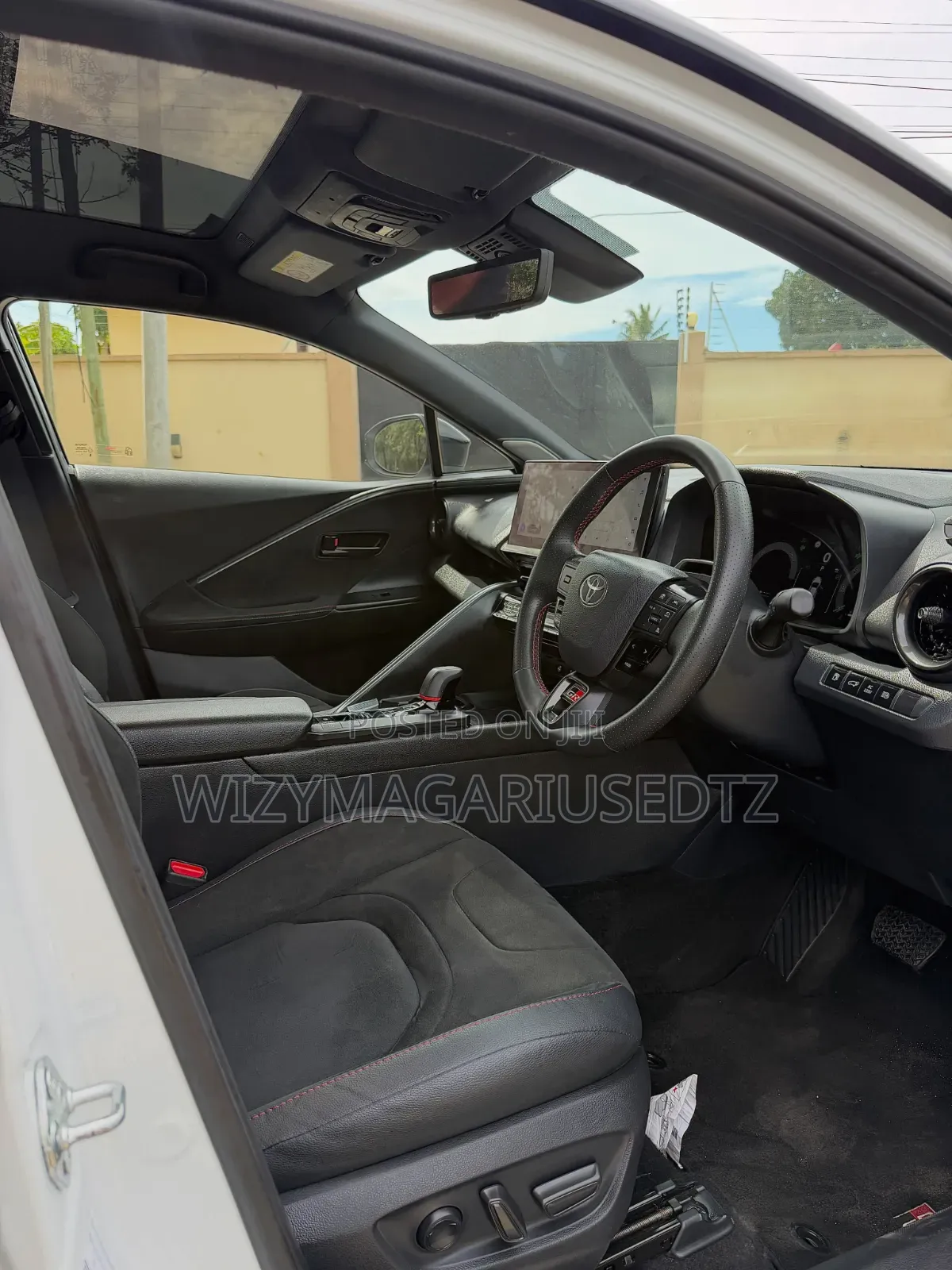 Toyota C-HR 2025 White