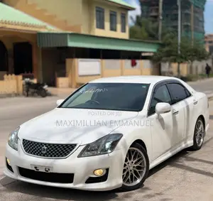 Toyota Crown 2009 White