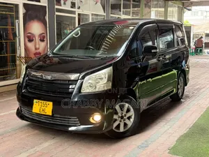Toyota Noah 2.0 143hp FWD (8 Seater) 2009 Black