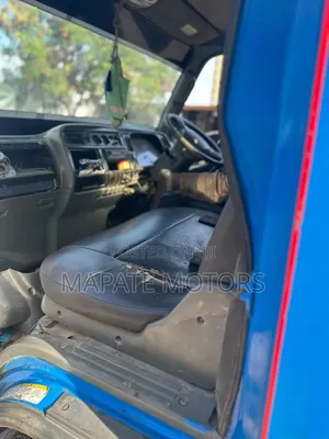 Mitsubishi Canter 1998 Blue