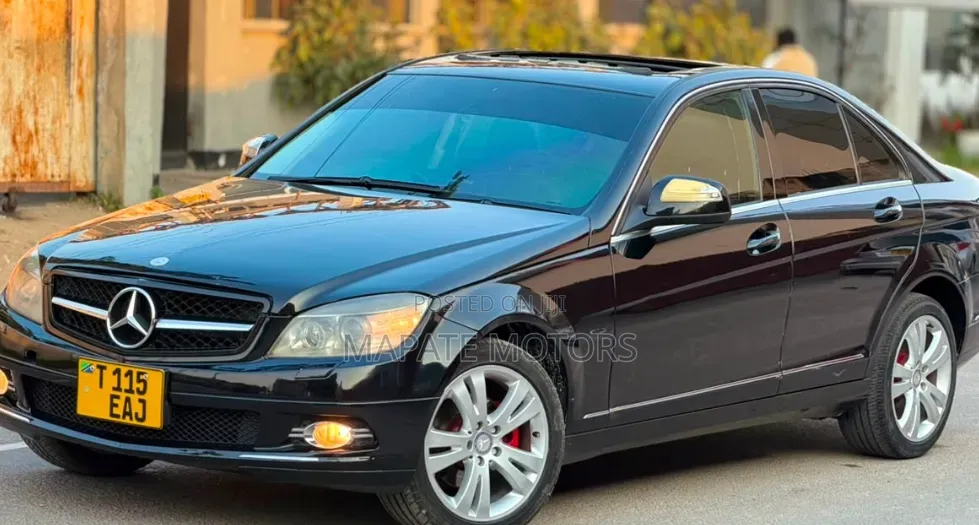 Mercedes-Benz C200 2010 Black