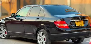 Mercedes-Benz C200 2010 Black