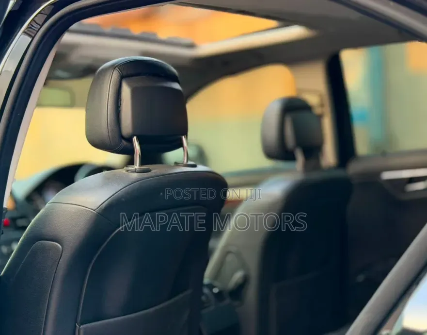 Mercedes-Benz C200 2010 Black