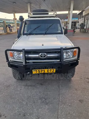 Toyota Land Cruiser 2013 White