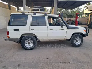 Toyota Land Cruiser 2013 White