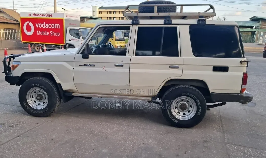 Toyota Land Cruiser 2013 White