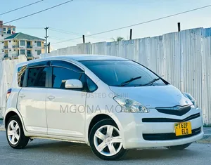Toyota Ractis 2006 White