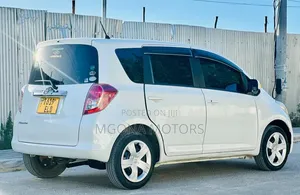 Toyota Ractis 2006 White