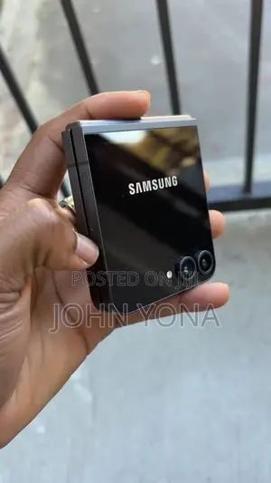 New Samsung Galaxy Z Flip 5 256 GB Black