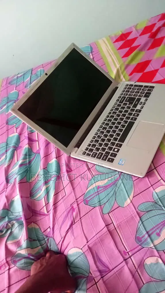 Laptop Acer Aspire V5-571 8GB Intel Core i5 HDD 512GB