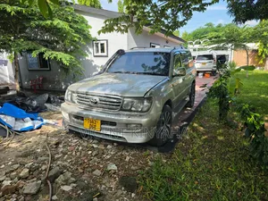 Toyota Land Cruiser Prado 2000 Ivory